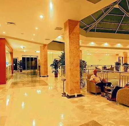 Serenis Hotell 4*