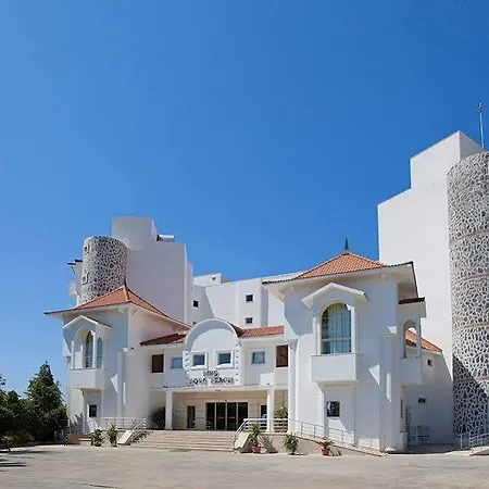 Serenis Hotel 4*